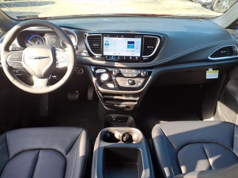 New 2026 Chrysler Pacifica Select image 6