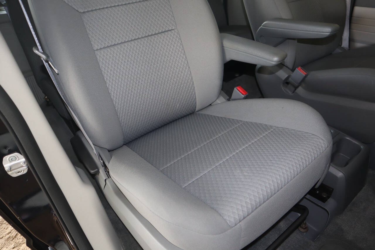 Used 2010 Dodge Grand Caravan SE FWD image 15