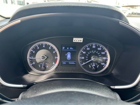Used 2019 Hyundai Santa Fe SE FWD image 11