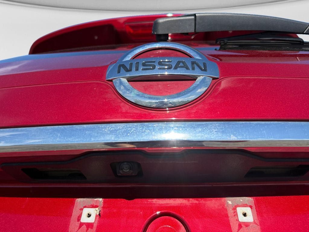 Used 2018 Nissan Rogue SV AWD/4WD image 17
