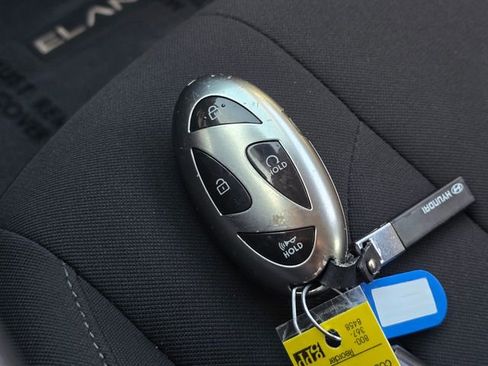 Used 2024 Hyundai Elantra SEL image 25