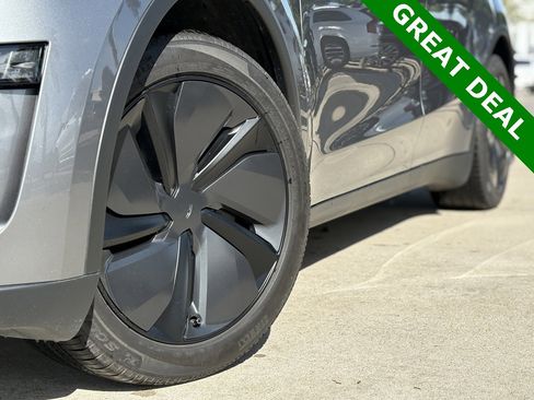 Used 2026 Tesla Model Y Long Range image 10