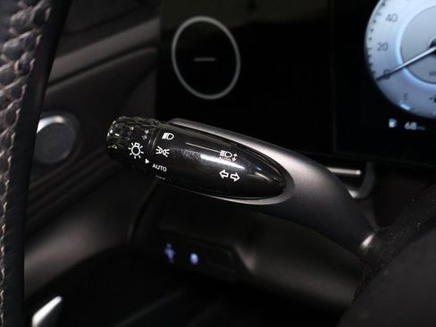 Used 2024 Hyundai Elantra Limited image 24