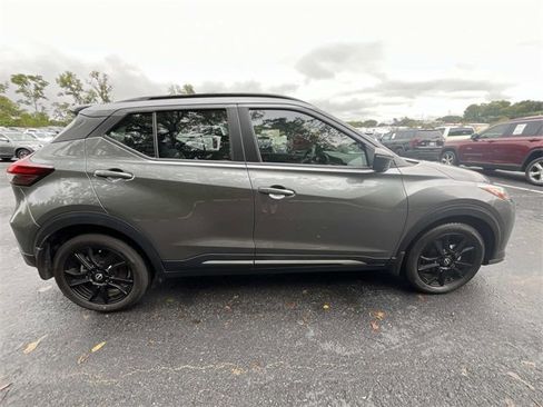 Used 2023 Nissan Kicks SR w/ SR Premium Package image 4