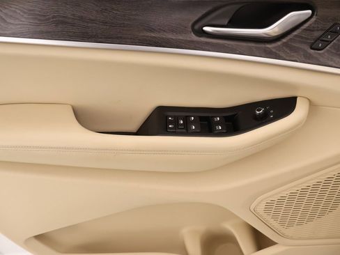 Used 2024 Jeep Grand Cherokee L Limited image 17