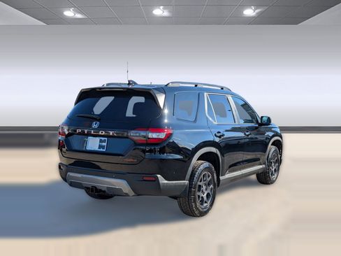 New 2026 Honda Pilot TrailSport image 9