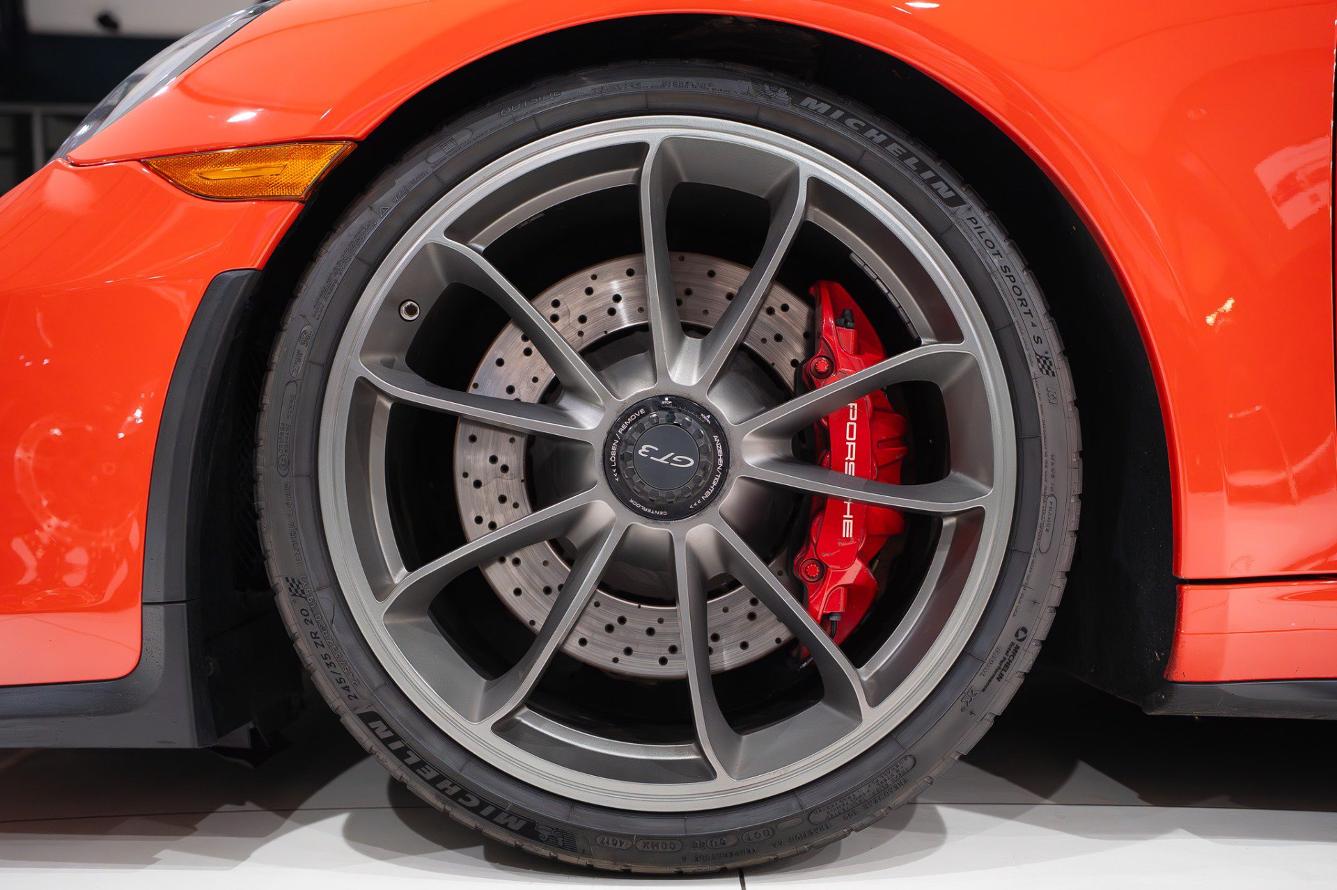 Used 2018 Porsche 911 GT3 RWD image 40