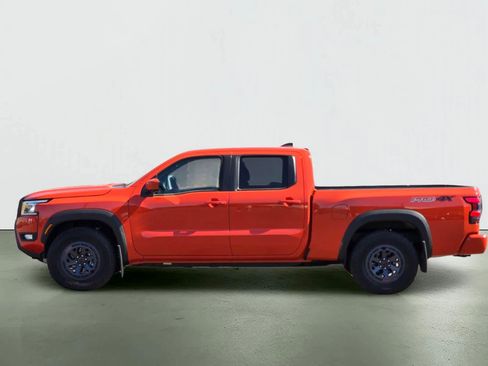 Used 2025 Nissan Frontier PRO-4X w/ Pro Convenience Package AWD/4WD image 3