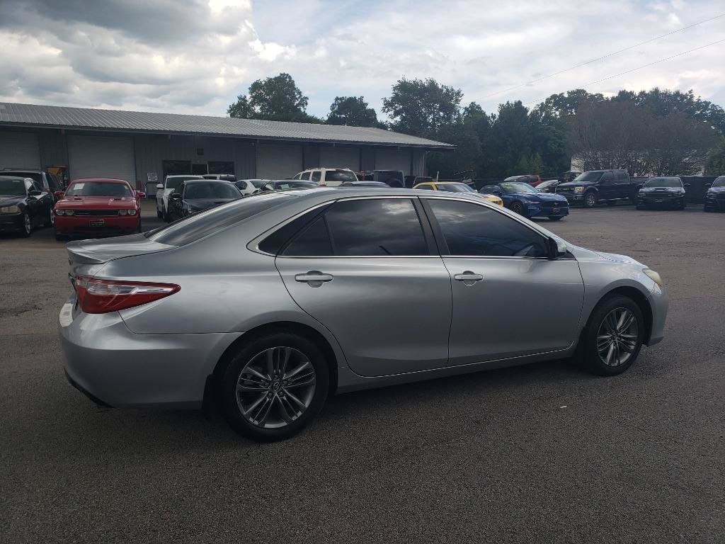 Used 2017 Toyota Camry SE FWD image 4