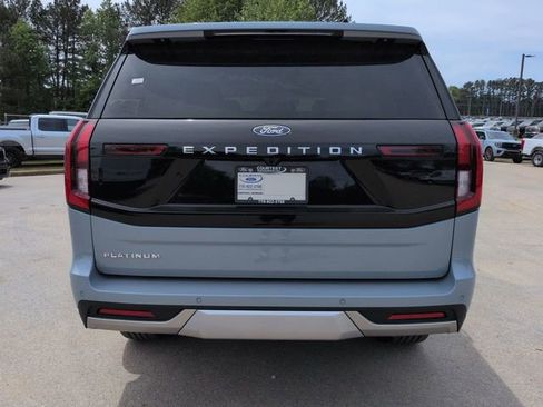 New 2026 Ford Expedition Platinum image 5