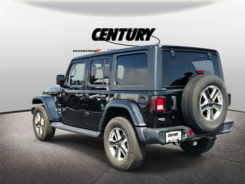 Used 2020 Jeep Wrangler Unlimited Sahara AWD/4WD image 6