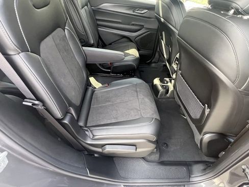 New 2025 Jeep Grand Cherokee L Altitude image 32