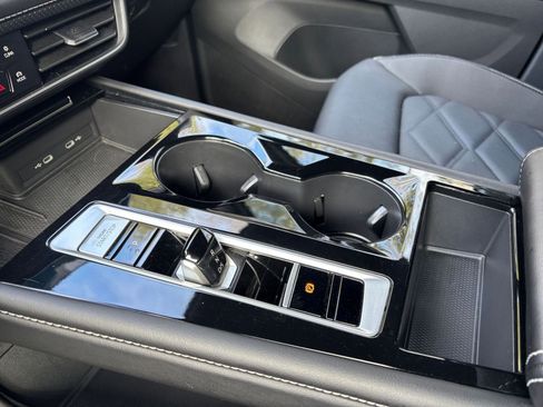 Used 2025 Volkswagen Atlas Cross Sport SE image 43