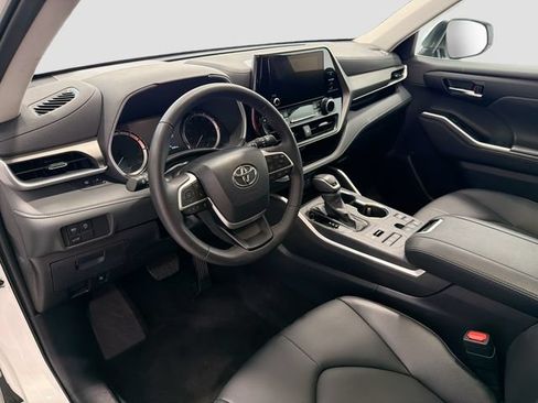 Certified 2026 Toyota Highlander XLE AWD/4WD image 9