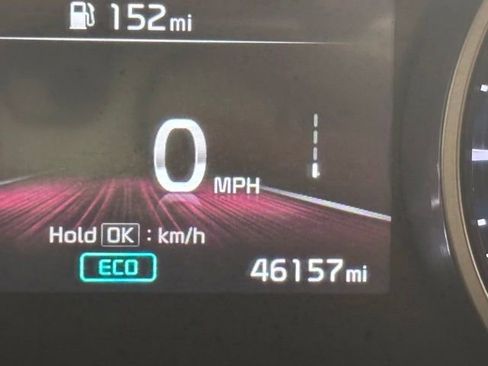 Used 2024 Kia Carnival LX FWD image 29
