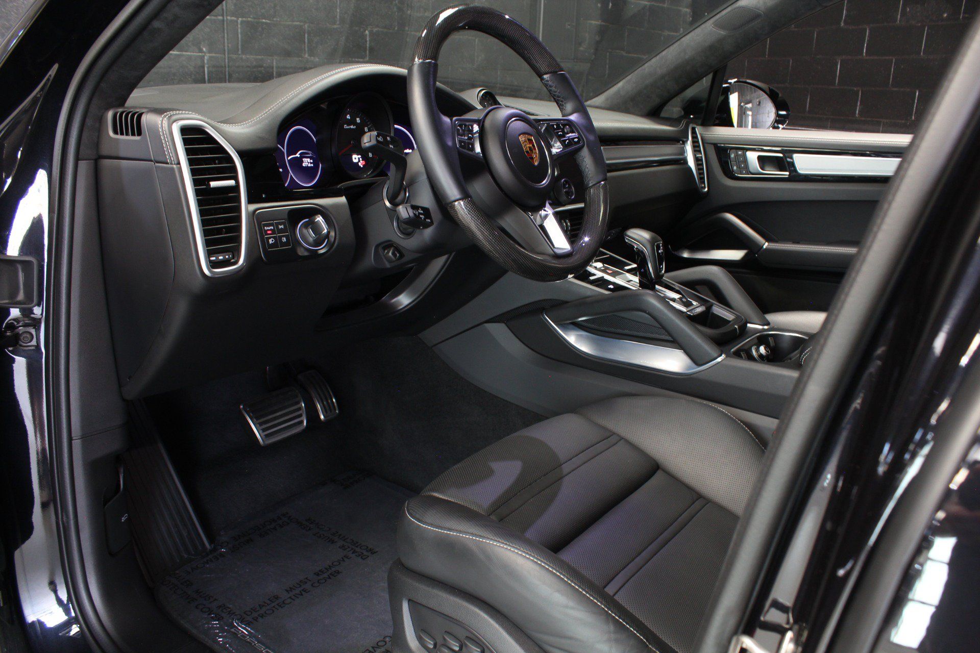 Used 2022 Porsche Cayenne Turbo AWD/4WD image 34