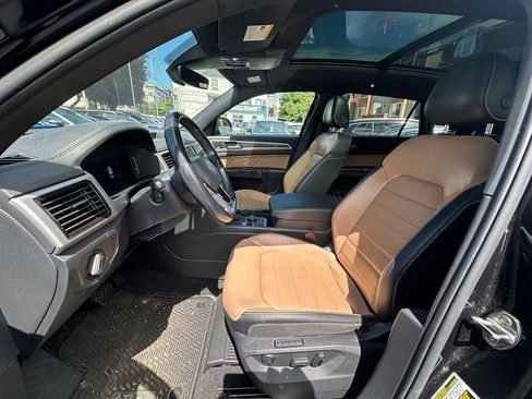 Used 2020 Volkswagen Atlas Cross Sport SEL Premium AWD/4WD image 9