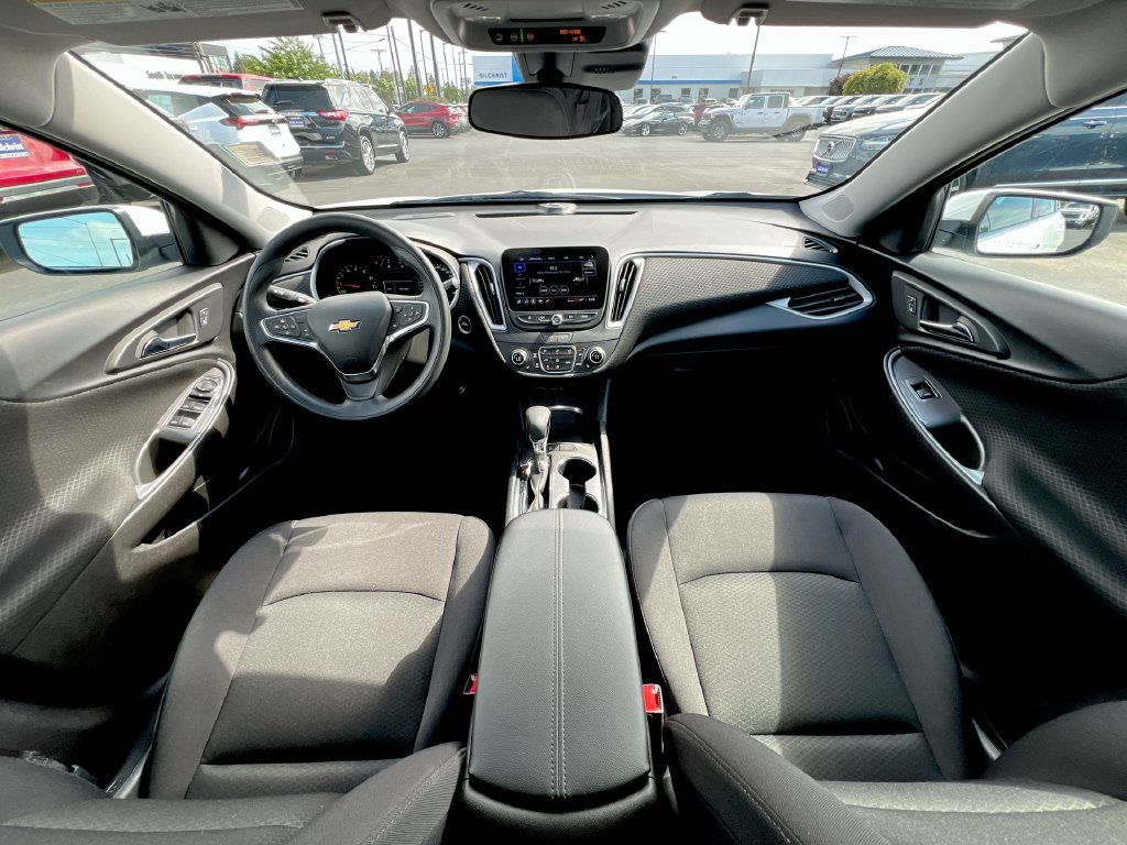 Used 2024 Chevrolet Malibu LT FWD image 18