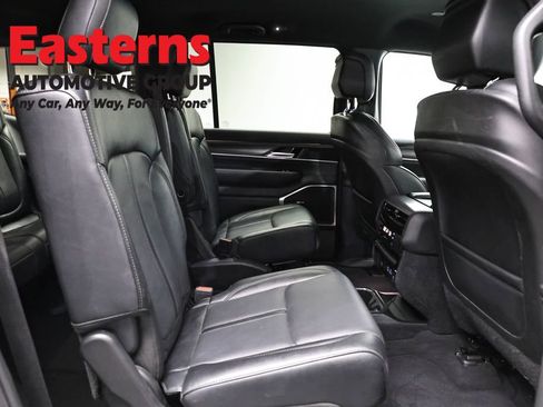 Used 2024 Jeep Wagoneer Series II AWD/4WD image 24