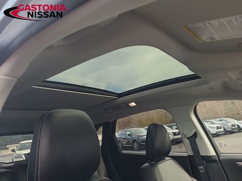 Used 2022 Ford Escape SEL image 25