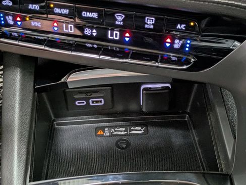 Used 2023 Buick Envision Avenir AWD/4WD image 9