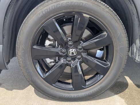 Used 2025 Honda Pilot Black Edition image 9