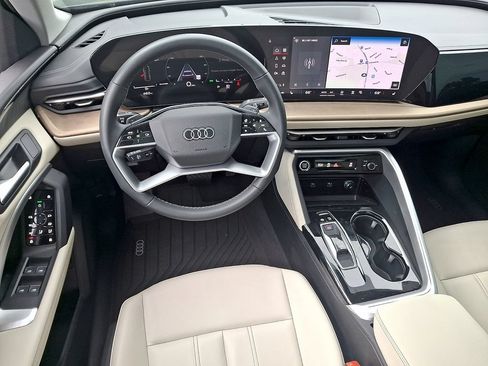 Used 2025 Audi Q5 Premium w/ Convenience Package AWD/4WD image 11