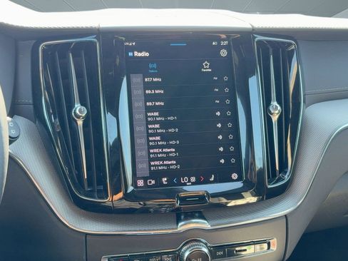 Certified 2024 Volvo XC60 B5 Ultimate image 23