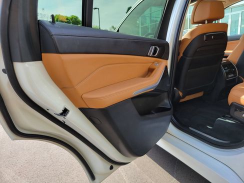 Used 2023 BMW X7 xDrive40i AWD/4WD image 22