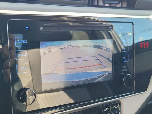 Used 2018 Toyota Corolla LE image 18