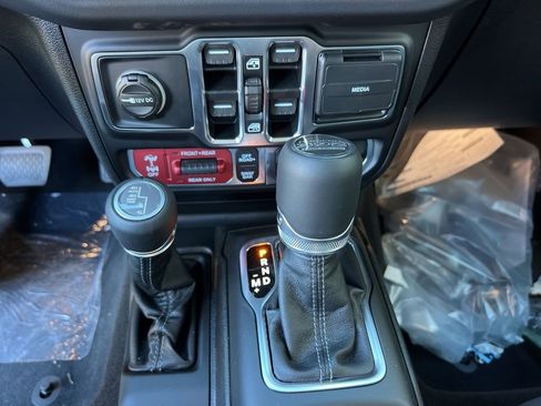 New 2025 Jeep Wrangler Unlimited Rubicon 392 image 18