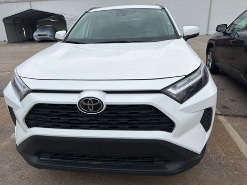 Used 2025 Toyota RAV4 XLE image 2