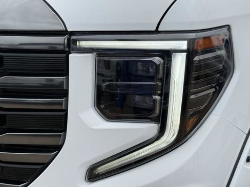 Used 2023 GMC Sierra 1500 AT4 AWD/4WD image 17