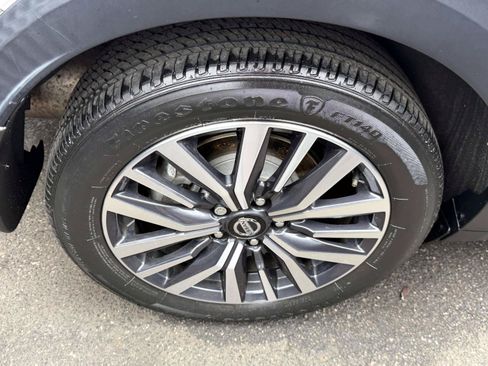 Used 2021 Nissan Kicks SV FWD image 6