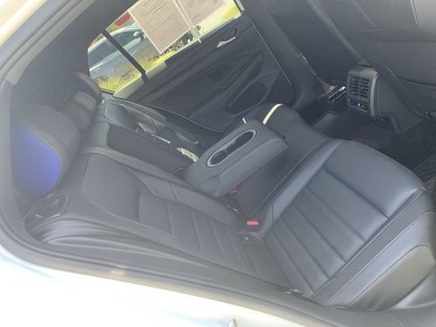 Used 2022 Volkswagen Golf R AWD/4WD image 12