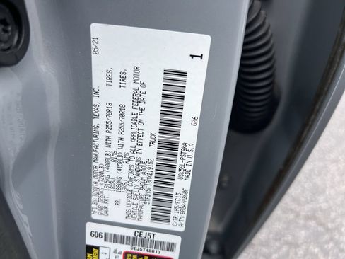 Used 2021 Toyota Tundra SR5 w/ SR5 Upgrade Package AWD/4WD image 36