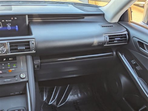 Used 2019 Lexus IS 300 image 18