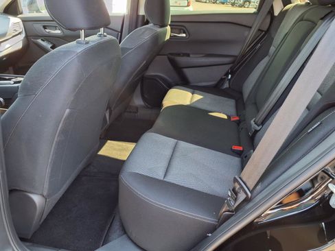 Certified 2025 Nissan Rogue SV image 5