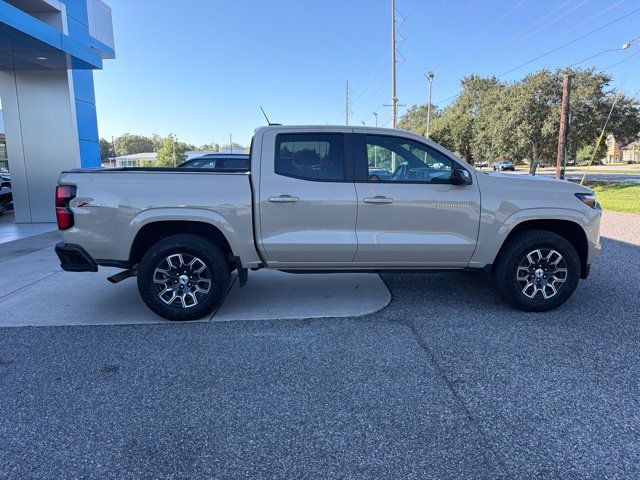 Used 2024 Chevrolet Colorado Z71 w/ Z71 Convenience Package 2 AWD/4WD image 4