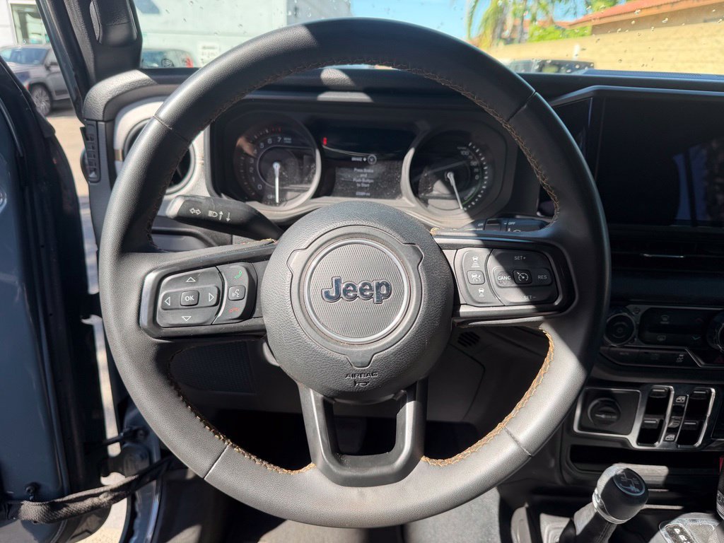 Used 2024 Jeep Wrangler Unlimited AWD/4WD image 23