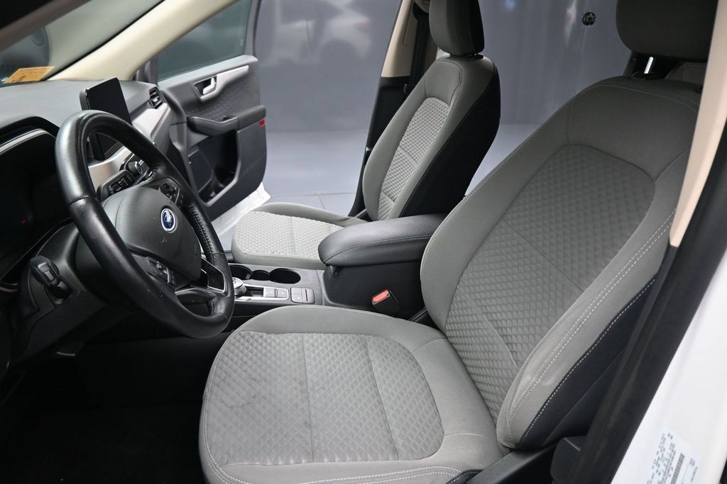 Used 2020 Ford Escape SE Sport FWD image 10