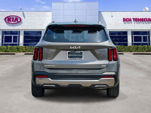 Certified 2025 Kia Sorento EX FWD image 5