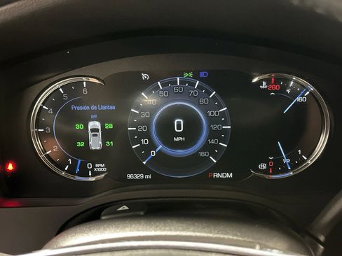 Used 2016 Cadillac Escalade Luxury image 33