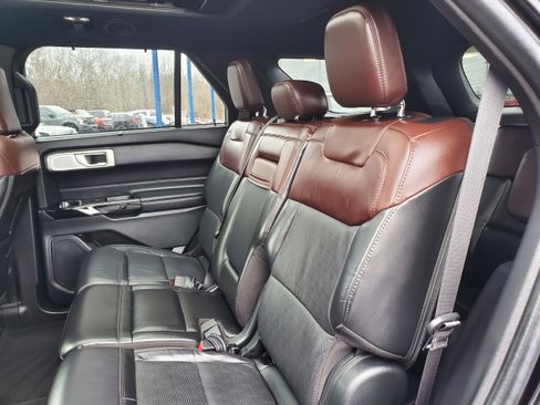 Used 2023 Ford Explorer Platinum w/ Technology Package image 29