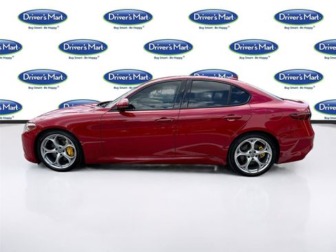 Used 2019 Alfa Romeo Giulia Ti Sport w/ Quick Order Package 22U Sport RWD image 4