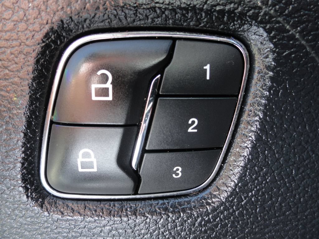 Used 2020 Ford F150 Platinum w/ Equipment Group 701A Luxury AWD/4WD image 37