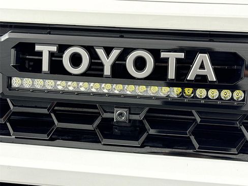 Used 2025 Toyota Tacoma TRD Off-Road AWD/4WD image 15