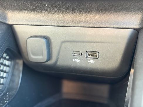 Used 2025 Chevrolet TrailBlazer LT AWD/4WD image 25