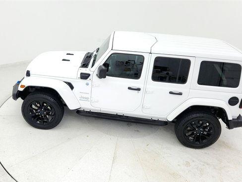 Used 2024 Jeep Wrangler Unlimited Sahara w/ Technology Group AWD/4WD image 14
