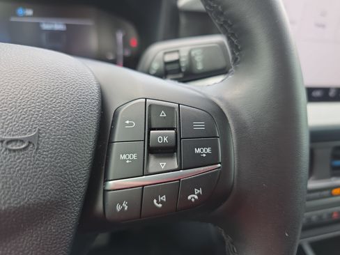 Used 2025 Ford Maverick XLT w/ XLT Luxury Package AWD/4WD image 17